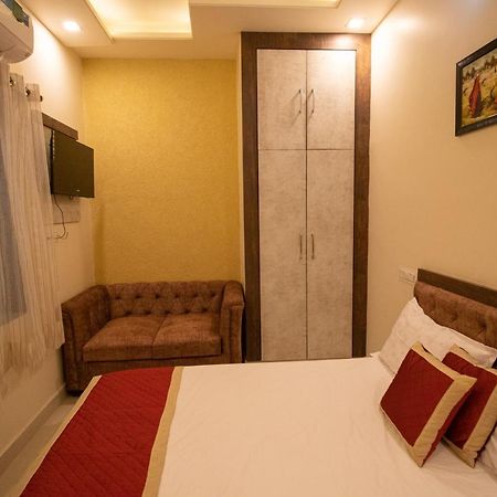 Hotel Aayat Palace ชัยปุระ ภายนอก รูปภาพ