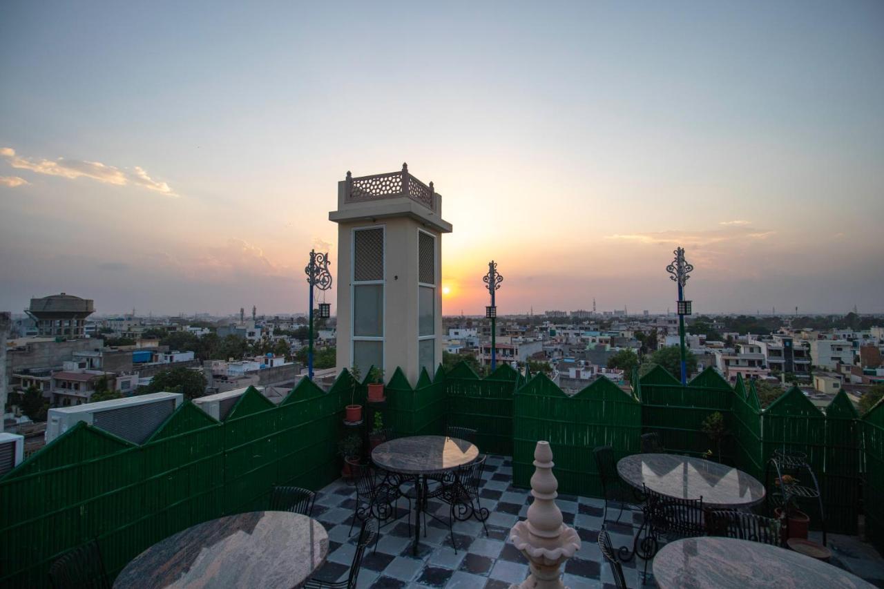 Hotel Aayat Palace ชัยปุระ ภายนอก รูปภาพ